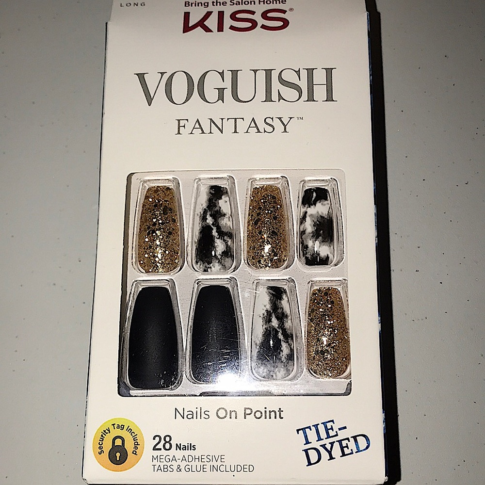KISS Voguish Fantasy Press On Nails
